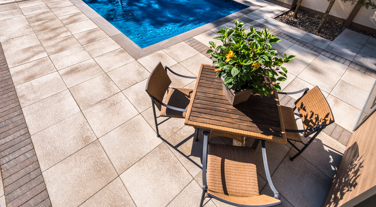 Contemporary Unilock Umbriano pool deck