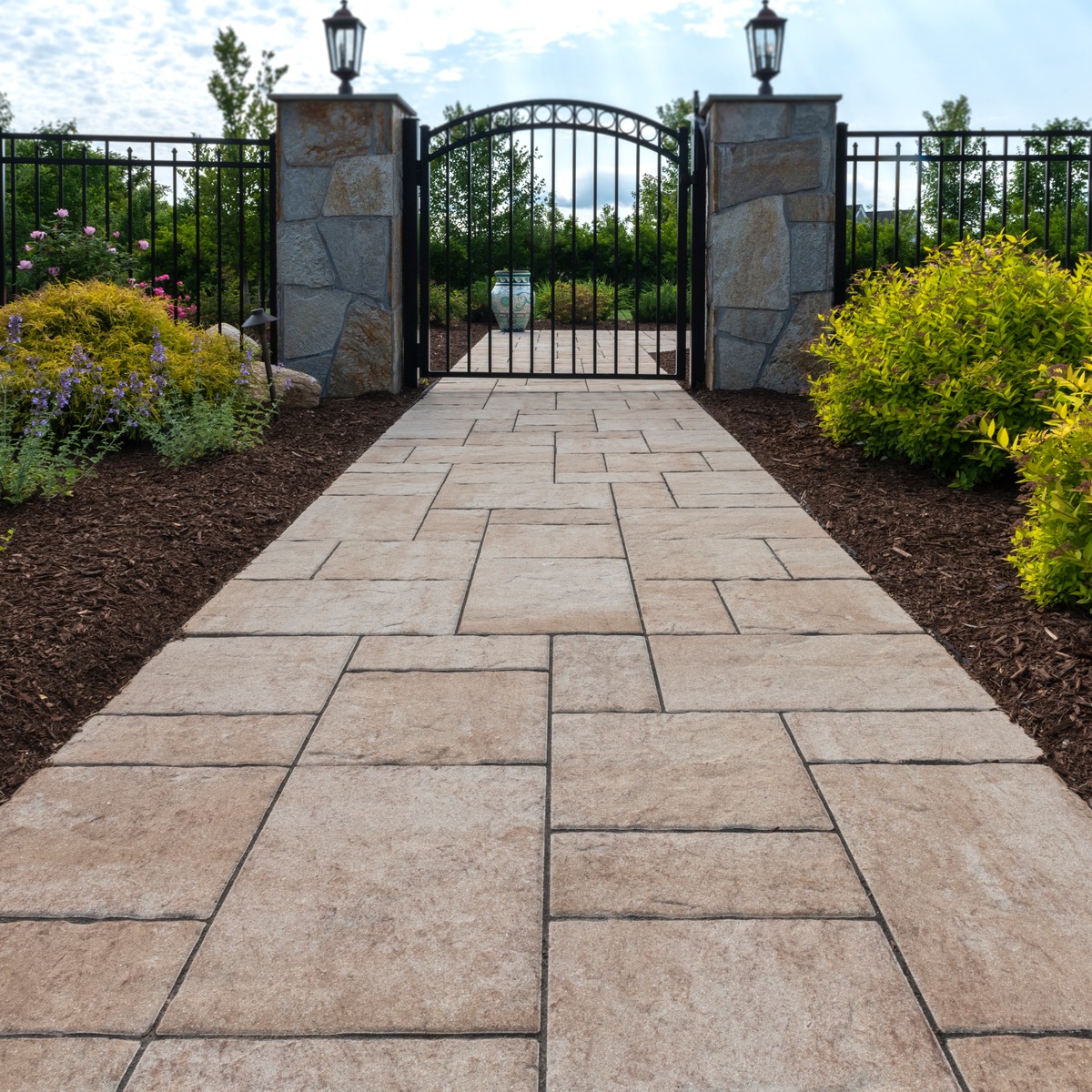 Beacon Hill Flagstone walkway pavers